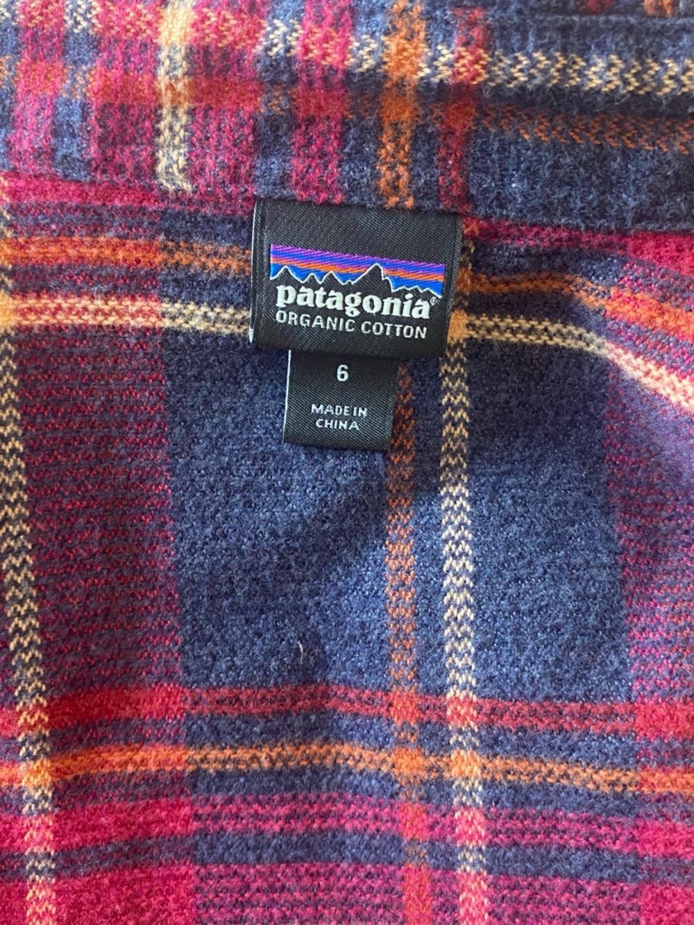 Patagonia Women’s Long-Sleeved Fjord Flannel Shirt - Size 6 - Red Plaid - Picture 3 of 6